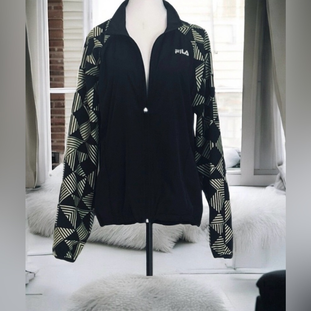 Fila Black & Green Windbreaker Jacket Large – Sporty Style🍃